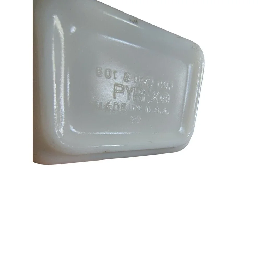 Pyrex ***small chip